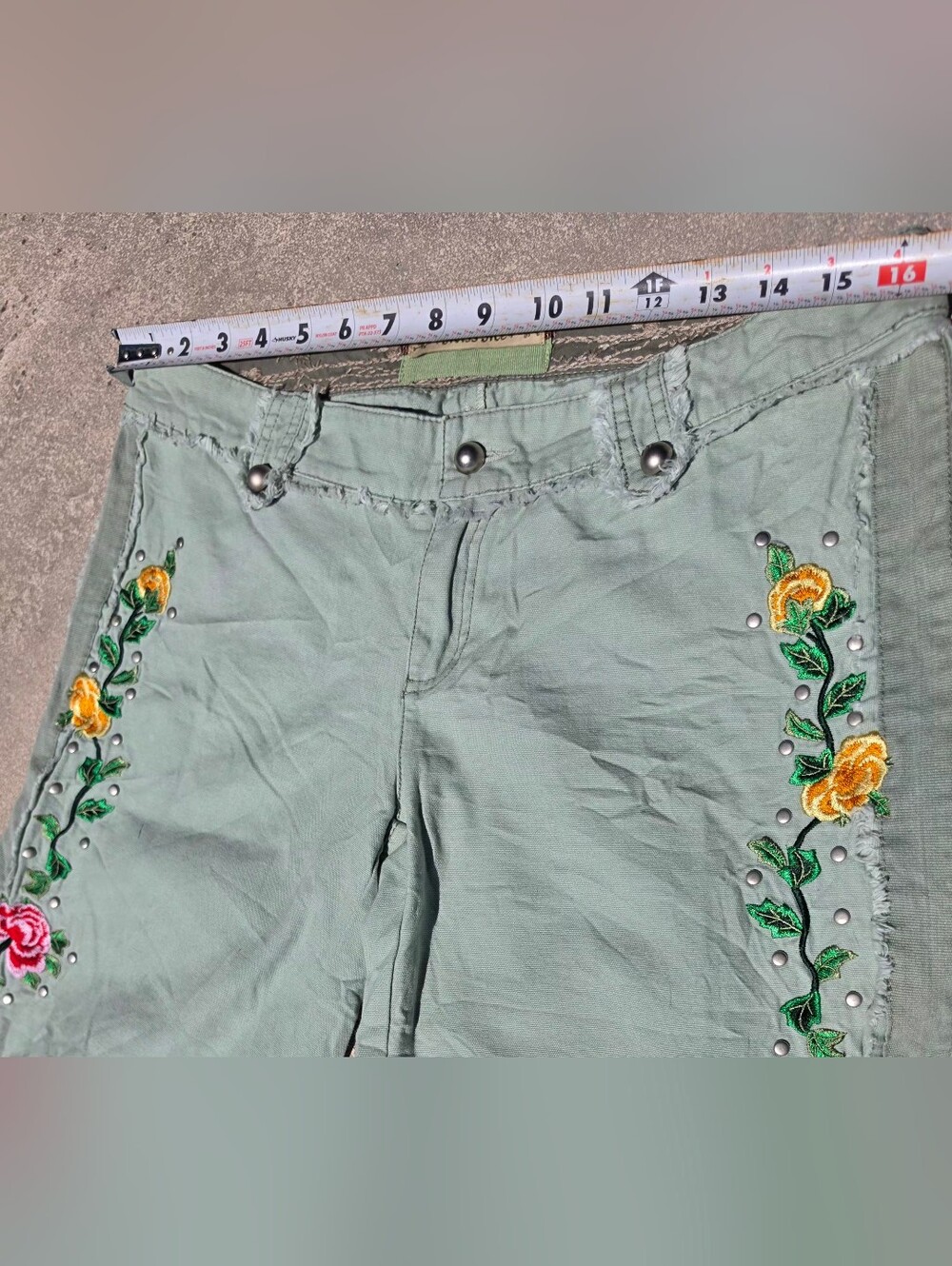 Embroidered Wide-Leg Crop Pants - Sage Green - Picture 8 of 8